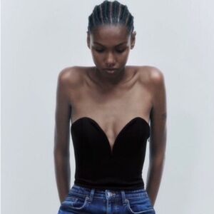 Zara Black bustier top, strapless size XS. I’m reposhing bought and doesn’t fit.